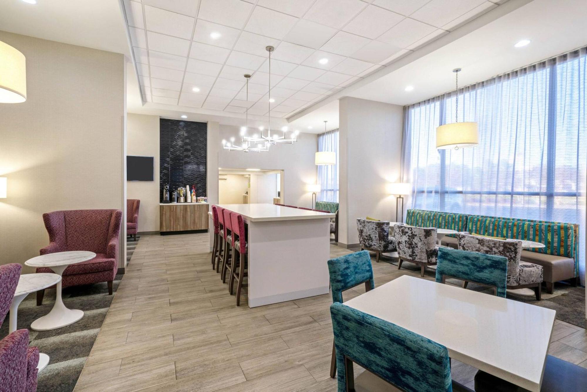 La Quinta By Wyndham Columbus Ms Hotell Eksteriør bilde